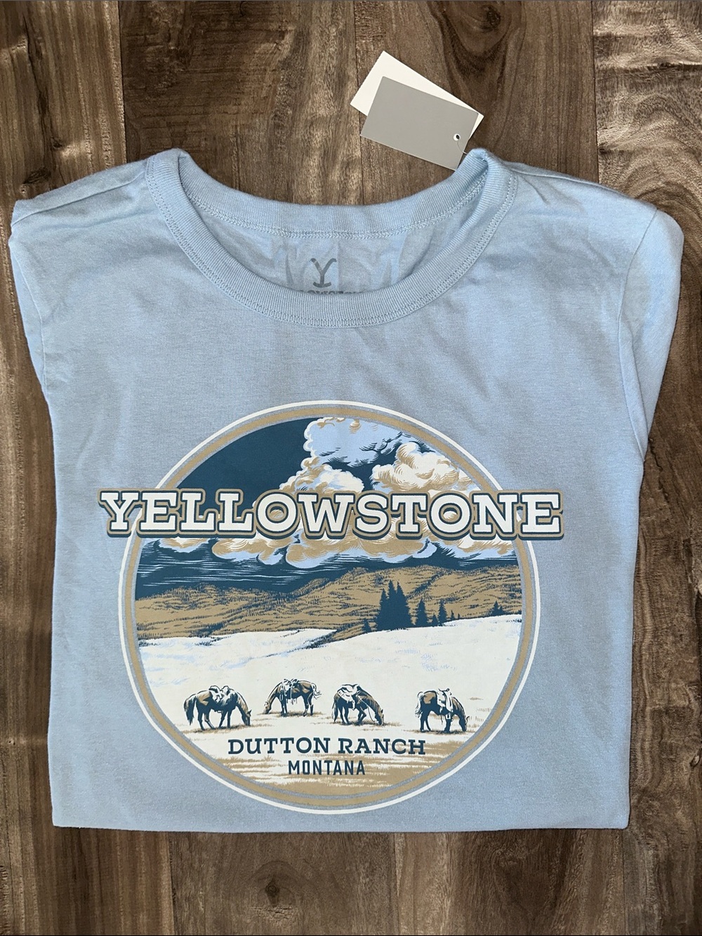 NWT Women’s Yellowstone T-Shirt Size M